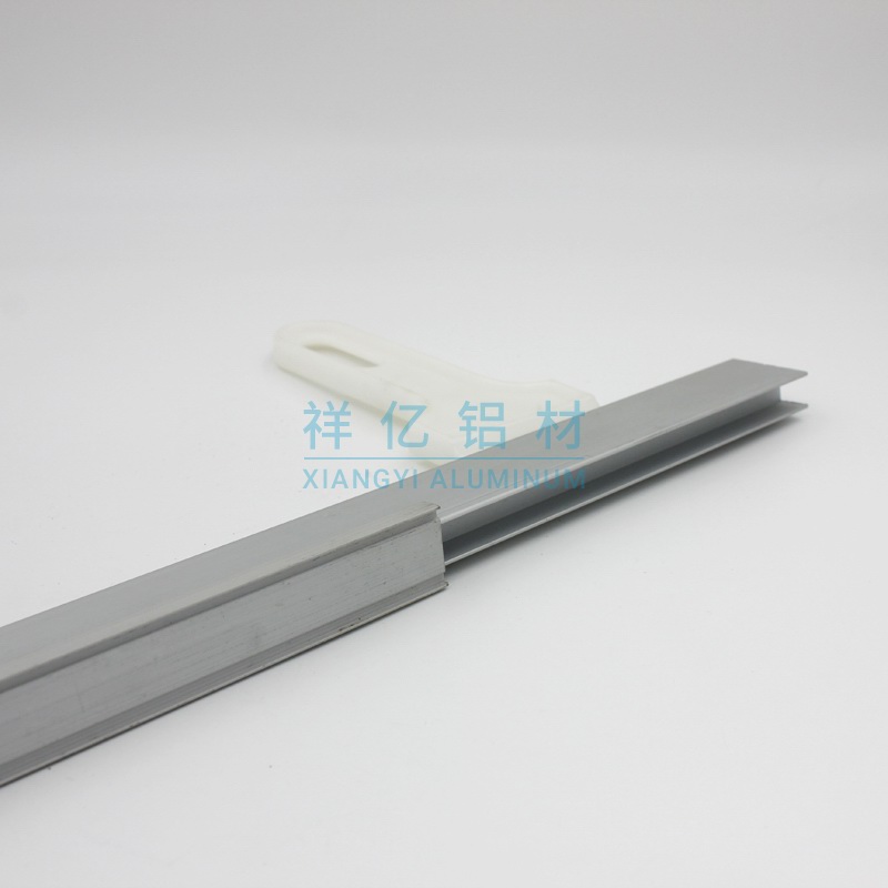 铝合金吊轨型材3